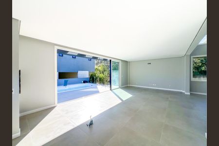 Casa de condomínio para alugar com 242m², 3 quartos e 3 vagas