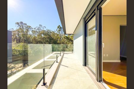 Casa de condomínio para alugar com 242m², 3 quartos e 3 vagas