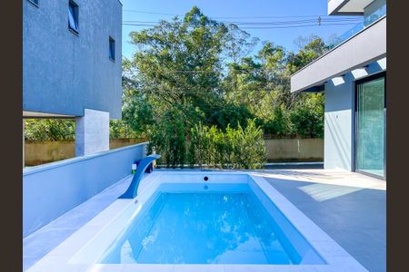 Casa de condomínio para alugar com 242m², 3 quartos e 3 vagas