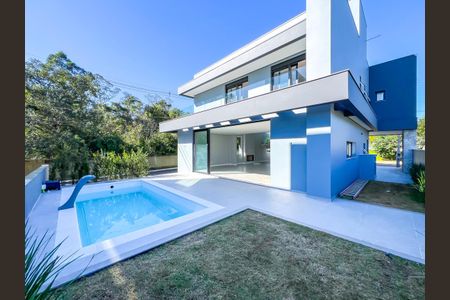 Casa de condomínio para alugar com 242m², 3 quartos e 3 vagas