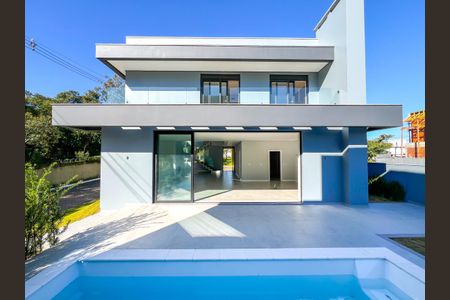 Casa de condomínio para alugar com 242m², 3 quartos e 3 vagas