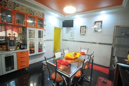 Casa à venda com 210m², 3 quartos e 4 vagas