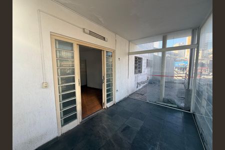 Casa para alugar com 60m², 2 quartos e 1 vaga Casa para alugar com 60m², 2 quartos e 1 vagaVaranda