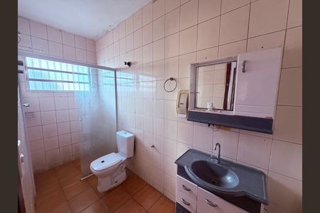 Casa para alugar com 60m², 2 quartos e 1 vaga Casa para alugar com 60m², 2 quartos e 1 vagaBanheiro