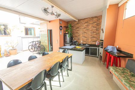 Casa à venda com 140m², 3 quartos e 2 vagasArea gourmet