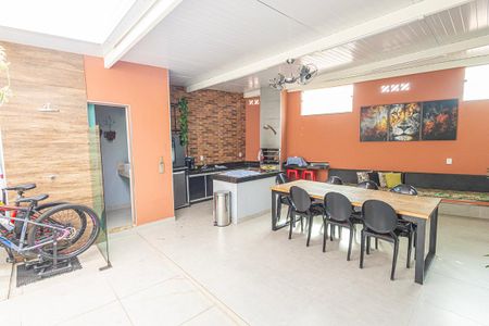 Casa à venda com 140m², 3 quartos e 2 vagasArea gourmet