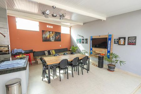 Casa à venda com 140m², 3 quartos e 2 vagasArea gourmet