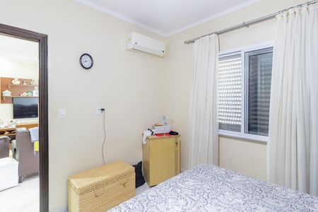 Casa à venda com 318m², 5 quartos e 6 vagas Casa à venda com 318m², 5 quartos e 6 vagasQuarto 1