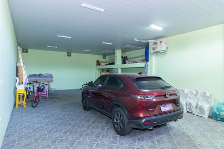 Casa à venda com 318m², 5 quartos e 6 vagas Casa à venda com 318m², 5 quartos e 6 vagasGaragem