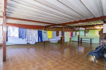 Casa à venda com 318m², 5 quartos e 6 vagas Casa à venda com 318m², 5 quartos e 6 vagasQuintal Superior