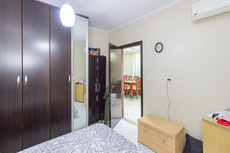 Casa à venda com 318m², 5 quartos e 6 vagas Casa à venda com 318m², 5 quartos e 6 vagasQuarto 1