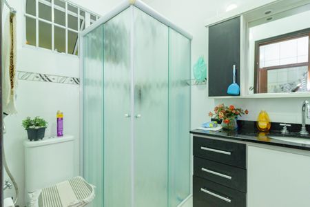 Casa à venda com 318m², 5 quartos e 6 vagas Casa à venda com 318m², 5 quartos e 6 vagasBanheiro 1