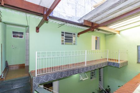 Casa à venda com 318m², 5 quartos e 6 vagas Casa à venda com 318m², 5 quartos e 6 vagasEntrada Casa 3