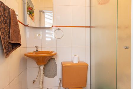 Casa à venda com 318m², 5 quartos e 6 vagas Casa à venda com 318m², 5 quartos e 6 vagasBanheiro Casa 3