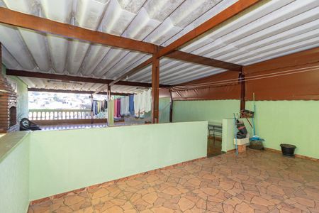 Casa à venda com 318m², 5 quartos e 6 vagas Casa à venda com 318m², 5 quartos e 6 vagasQuintal Superior