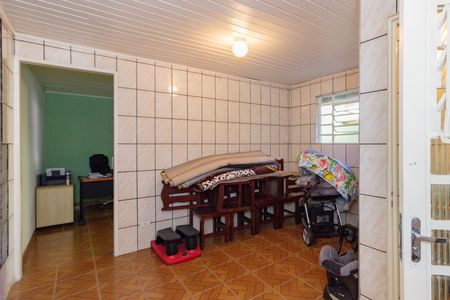 Casa à venda com 318m², 5 quartos e 6 vagas Casa à venda com 318m², 5 quartos e 6 vagasCozinha Casa 3
