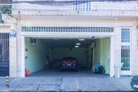 Casa à venda com 318m², 5 quartos e 6 vagas Casa à venda com 318m², 5 quartos e 6 vagasGaragem