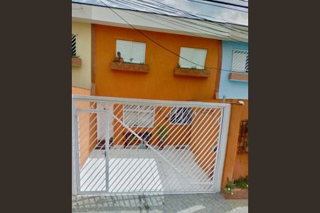 Casa para alugar com 68m², 2 quartos e 2 vagas Casa para alugar com 68m², 2 quartos e 2 vagasFachada