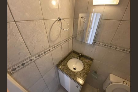 Casa para alugar com 68m², 2 quartos e 2 vagas Casa para alugar com 68m², 2 quartos e 2 vagasBanheiro