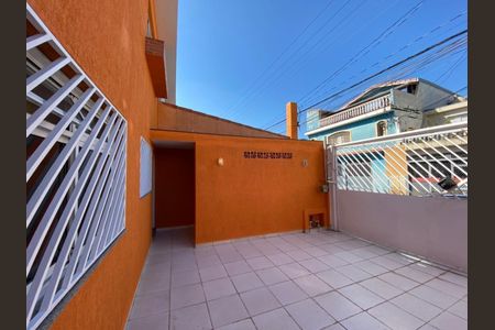 Casa para alugar com 68m², 2 quartos e 2 vagas Casa para alugar com 68m², 2 quartos e 2 vagasVaranda