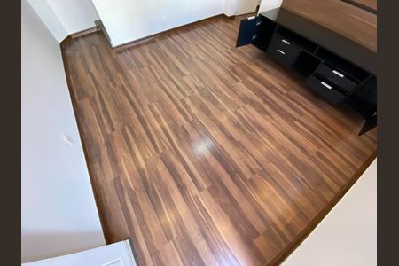Casa para alugar com 68m², 2 quartos e 2 vagas Casa para alugar com 68m², 2 quartos e 2 vagasSala