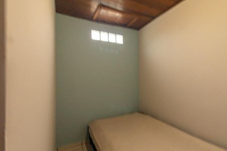 Quarto  de kitnet/studio para alugar com 1 quarto, 35m² em Boqueirão, Curitiba