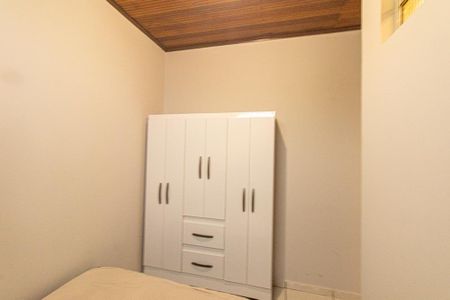 Quarto  de kitnet/studio para alugar com 1 quarto, 35m² em Boqueirão, Curitiba