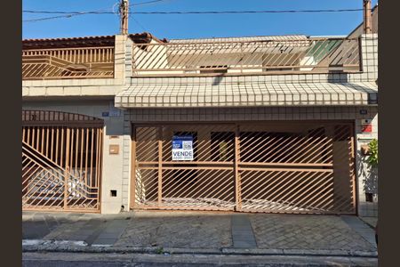 Casa para alugar com 300m², 3 quartos e 2 vagasFachada