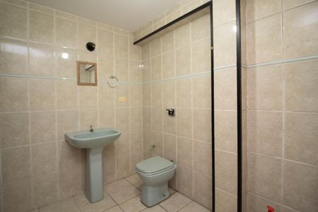 Casa para alugar com 300m², 3 quartos e 2 vagasBanheiro de serviço