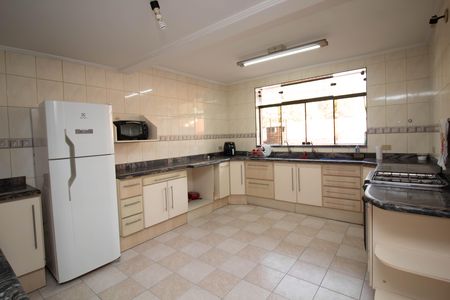 Casa para alugar com 300m², 3 quartos e 2 vagasCozinha