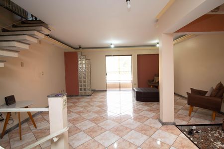 Sala de casa para alugar com 3 quartos, 300m² em Cidade Maia, Guarulhos