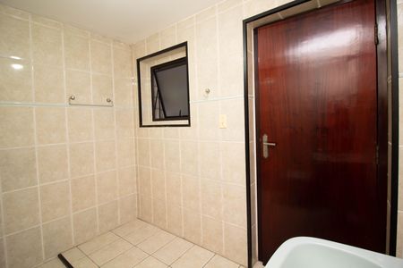 Casa para alugar com 300m², 3 quartos e 2 vagasBanheiro de serviço