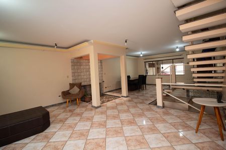 Casa para alugar com 300m², 3 quartos e 2 vagasSala