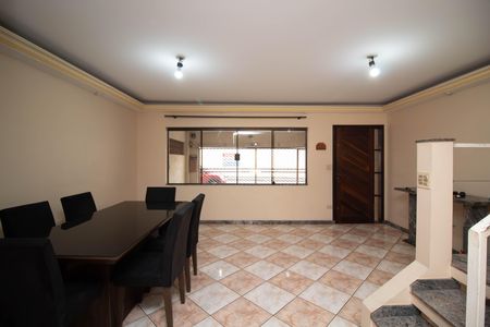 Casa para alugar com 300m², 3 quartos e 2 vagasSala