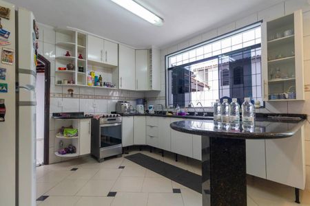 Casa para alugar com 320m², 3 quartos e 5 vagasCozinha