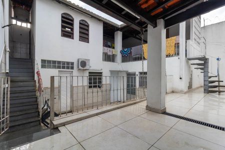 Casa para alugar com 320m², 3 quartos e 5 vagasQuintal
