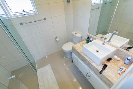 Casa para alugar com 320m², 3 quartos e 5 vagasBanheiro 1