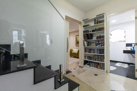 Casa para alugar com 320m², 3 quartos e 5 vagasCorredor