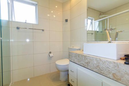 Casa para alugar com 320m², 3 quartos e 5 vagasBanheiro 1