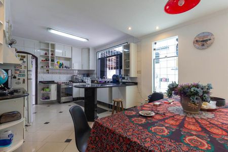 Casa para alugar com 320m², 3 quartos e 5 vagasCozinha