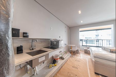 Cozinha de kitnet/studio à venda com 1 quarto, 23m² em Vila Cordeiro, São Paulo