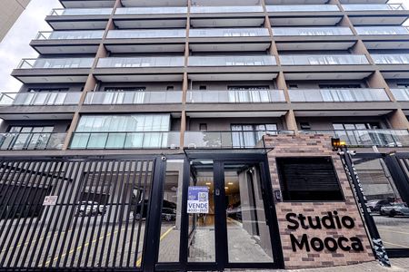 Apartamento à venda com 27m², 1 quarto e sem vaga Apartamento à venda com 27m², 1 quarto e sem vagaFachada com Plaquinha