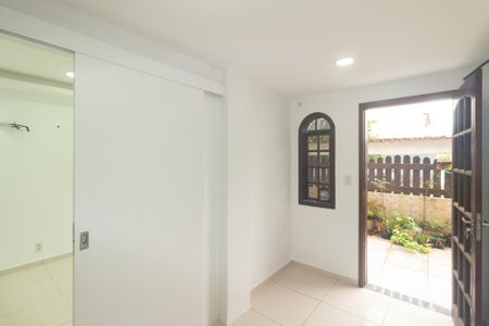 Casa para alugar com 100m², 4 quartos e 1 vaga Casa para alugar com 100m², 4 quartos e 1 vagaSuíte