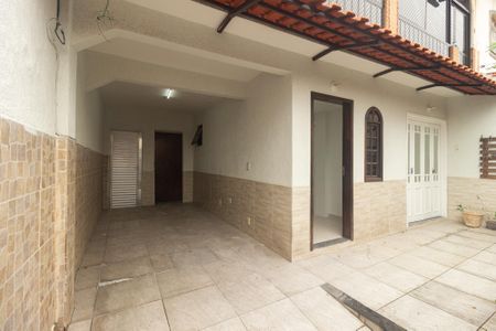 Casa para alugar com 100m², 4 quartos e 1 vaga Casa para alugar com 100m², 4 quartos e 1 vagaGaragem