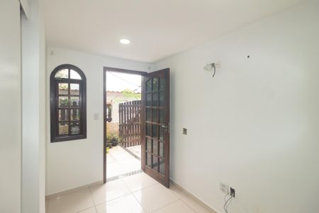 Casa para alugar com 100m², 4 quartos e 1 vaga Casa para alugar com 100m², 4 quartos e 1 vagaSuíte