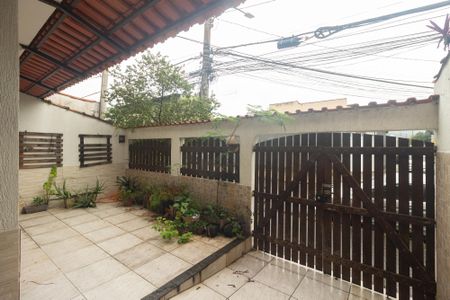 Casa para alugar com 100m², 4 quartos e 1 vaga Casa para alugar com 100m², 4 quartos e 1 vagaQuintal