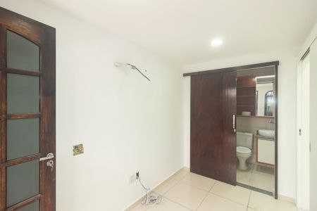 Casa para alugar com 100m², 4 quartos e 1 vaga Casa para alugar com 100m², 4 quartos e 1 vagaSuíte