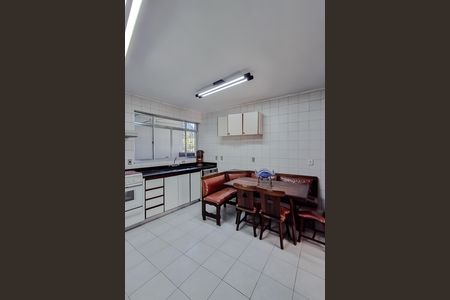 Casa para alugar com 150m², 4 quartos e 2 vagasCozinha