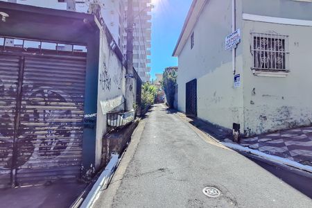 Casa para alugar com 150m², 4 quartos e 2 vagasFachada com Plaquinha
