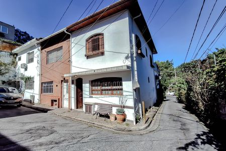 Casa para alugar com 150m², 4 quartos e 2 vagasEntrada